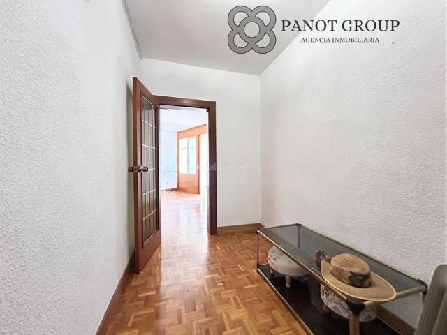 Piso en venta en Barcelona, La Guineueta. Pisos.