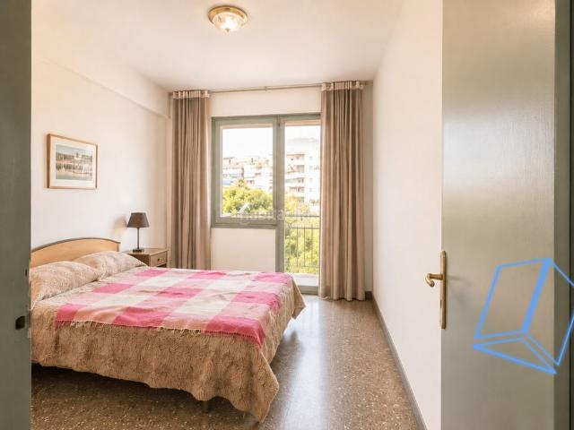 Piso en venta en Barcelona, La Marina del Port. GRAN OPORTUNIDAD!. Pisos.