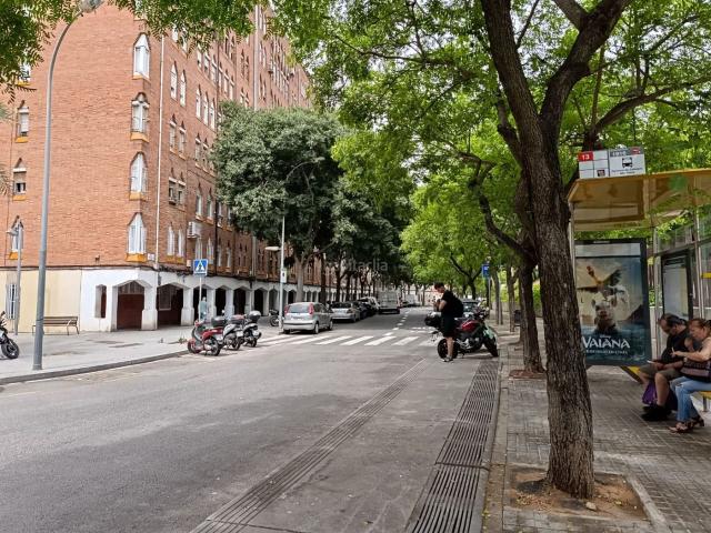 Piso en venta en Barcelona, La Marina del Port. Muy luminoso reformado,listo para entrar a vivir. Pisos.