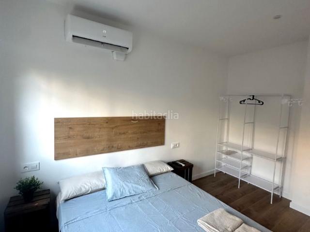 Piso en venta en Barcelona, La Marina del Port. Piso con mucha luz y mucho espacio bien ubicado, perfecto para una familia, pareja o para una sola persona. Pisos.