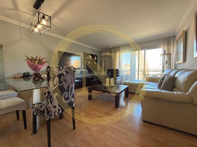 Piso en venta en Barcelona, La Marina del Port. Piso en plaza de Sant Cristófol. Pisos.