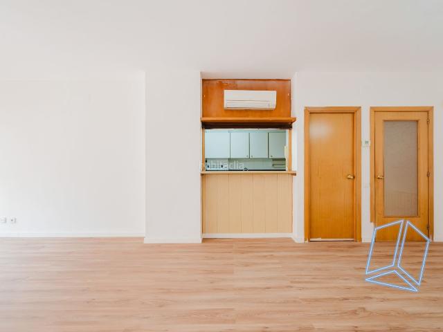Piso en venta en Barcelona, La Marina del Port. Pisos.