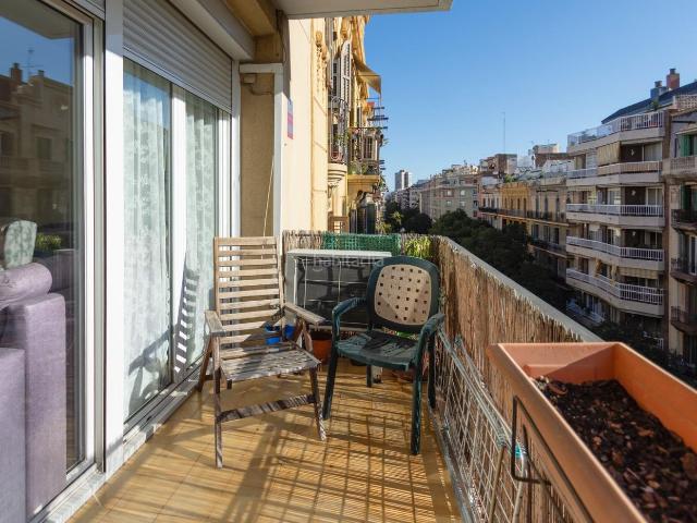 Piso en venta en Barcelona, La Nova Esquerra de l´Eixample. EXTERIOR LUMINOSO ORIENTACIÓN SUR TERRAZA CON VISTAS 4 HABITACIONES 2 BAÑOS ASCENSOR SERVICIOS Y COMUNICACIONES AIRE ACONDIC. Pisos.