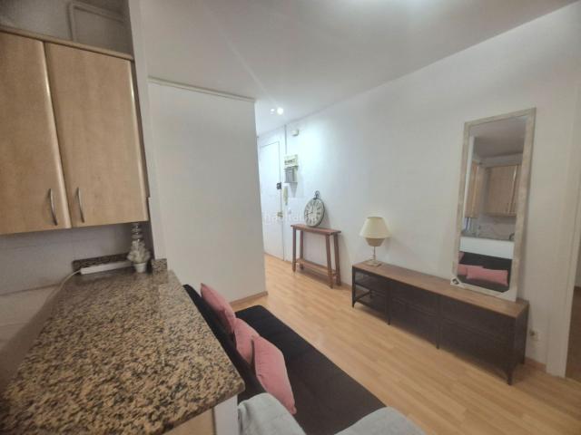 Piso en venta en Barcelona, La Nova Esquerra de l´Eixample. Oportunidad ubicaión inmejorable. Pisos.