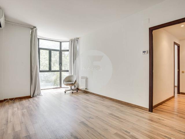 Piso en venta en Barcelona, La Nova Esquerra de l´Eixample. Luminoso piso exterior con opción de plaza de parking en la Nova Esquerra de lEixample. Pisos.