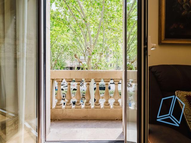Piso en venta en Barcelona, La Nova Esquerra de l´Eixample. Piso amplio con carácter en Gran Via, junto a Rocafort. Pisos.