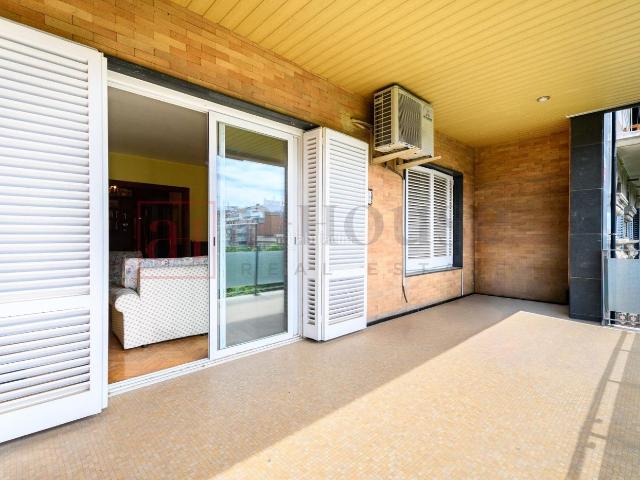 Piso en venta en Barcelona, La Nova Esquerra de l´Eixample. PISO CON GRAN TERRAZA Y DOBLE ORIENTACIÓN EN LA NOVA ESQUERRA DE LEIXAMPLE. Pisos.
