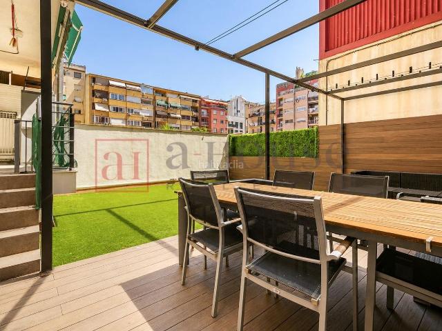 Piso en venta en Barcelona, La Nova Esquerra de l´Eixample. PISO CON TERRAZA PRIVADA DE 60M2, EN CALLE PEATONAL Y LISTO PARA ENTRAR A VIVIR EN LA NOVA ESQUERRA DE L EIXAMPLE. Pisos.
