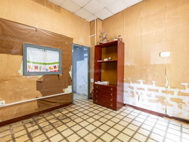 Piso en venta en Barcelona, La Nova Esquerra de l´Eixample. Planta baja con amplia terraza y gran potencial en el Eixample Esquerre. Pisos.