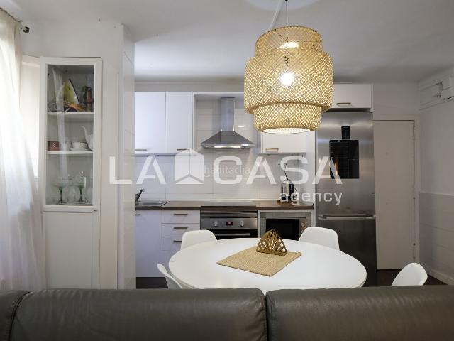 Piso en venta en Barcelona, Montbau. COMPLETAMENTE EXTERIOR MUY LUMINOSO. Pisos.