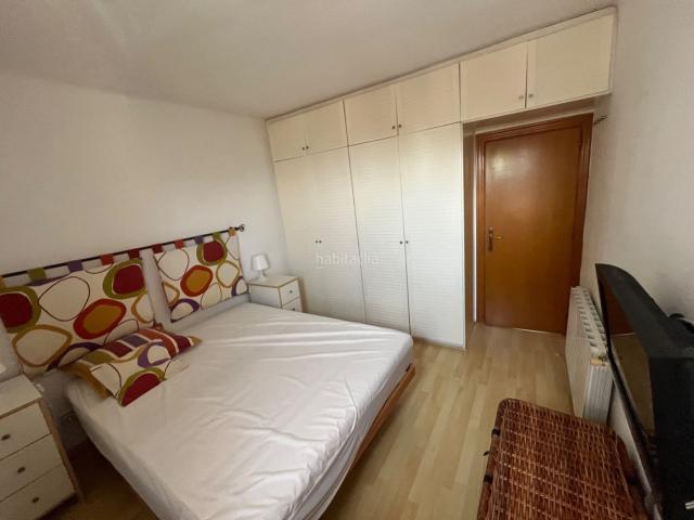 Piso en venta en Barcelona, Montbau. Piso luminoso 55 m² exteriores. Pisos.