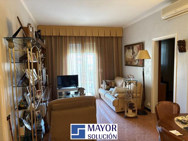 Piso en venta en Barcelona, Navas. VENTA DE NUDA PROPIEDAD. Pisos.
