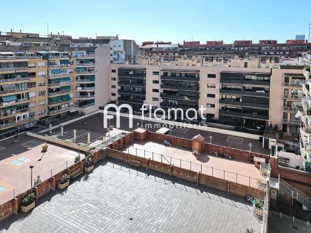 Piso en venta en Barcelona, Navas. Piso en Calle Biscaia. Pisos.