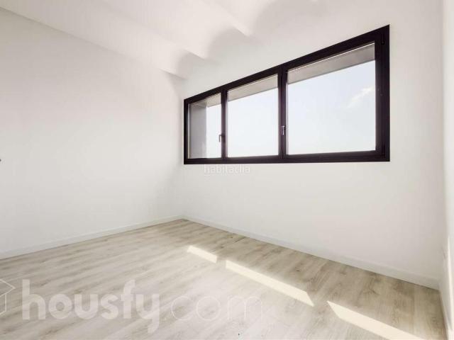 Piso en venta en Barcelona, Navas. Pisos.