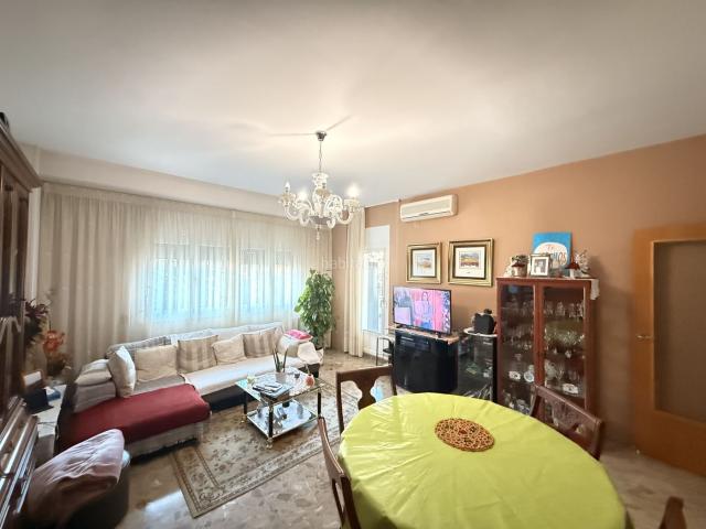 Piso en venta en Barcelona, Navas. Pisos.