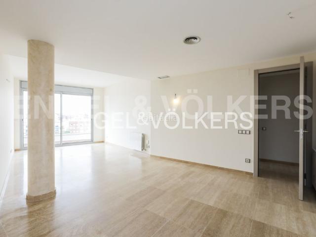 Piso en venta en Barcelona, Poblenou. Ático con magnificas vistas en Poblenou. Pisos.
