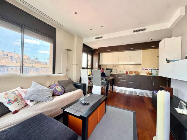 Piso en venta en Barcelona, Poblenou. Pisos.
