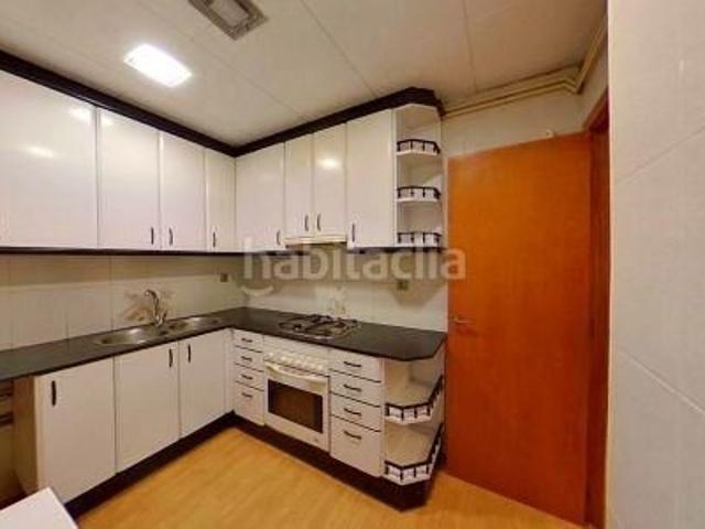 Piso en venta en Barcelona, Poblenou. Se vende piso en Barcelona. Pisos.