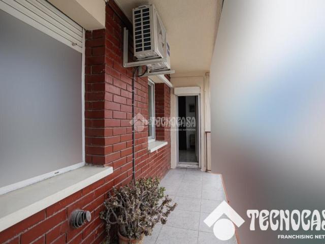 Piso en venta en Barcelona, Porta. Piso en venta en Barcelona. Pisos.