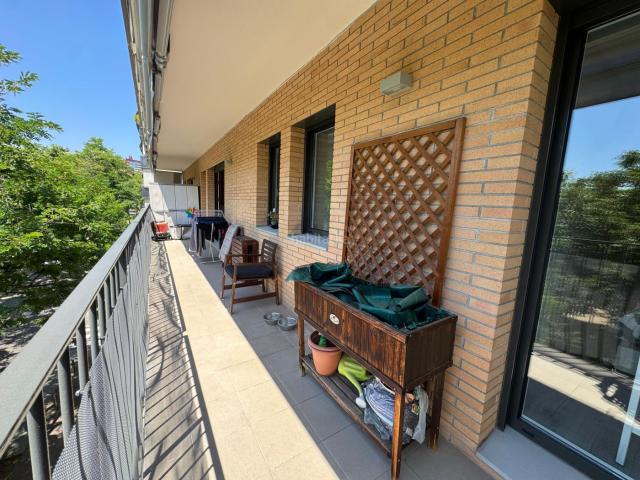 Piso en venta en Barcelona, Porta. Pisos.