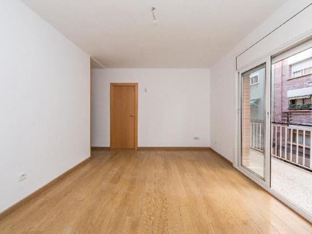 Piso en venta en Barcelona, Psaje argullos