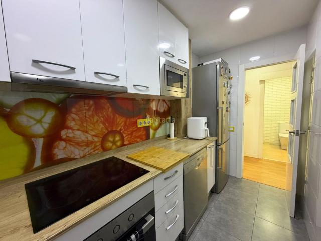 Piso en venta en Barcelona, Provençals del Poblenou. MAGNIFICO ESTUDIO EN GRAN VIA DE LES CORTS CATALANES, BARCELONA. Pisos.