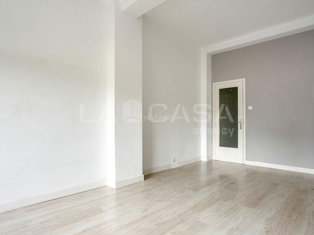 Piso en venta en Barcelona, Provençals del Poblenou. Piso Gran Via de les Corts Catalanes, Barcelona. Pisos.