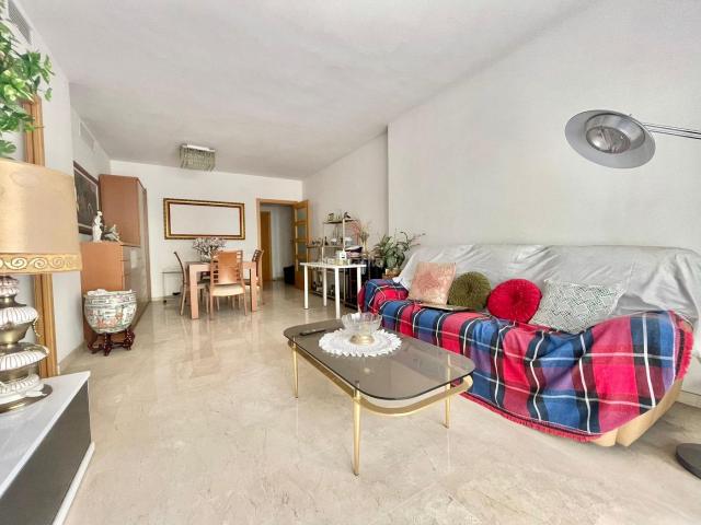 Piso en venta en Barcelona, Provençals del Poblenou. Piso luminoso y reformado con amplio balcón en Llacuna, Poblenou, Barcelona. Pisos.