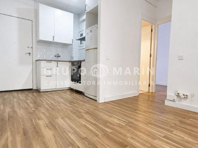 Piso en venta en Barcelona, Prosperitat. Fantástico piso, listo para entrar a vivir, ubicado en el barrio de Verdun. Pisos.