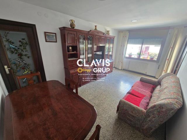 Piso en venta en Barcelona, Prosperitat. Ideal Familias Balcón Exterior 9m 4 habitaciones. Pisos.