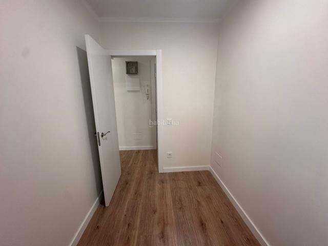 Piso en venta en Barcelona, Prosperitat. Piso recién reformado. Pisos.