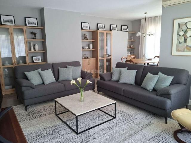Piso en venta en Barcelona, Putget Farró. Amplia Residencia en Edificio Selecto con Ascensor, Parking y Terrazas Privada. Pisos.