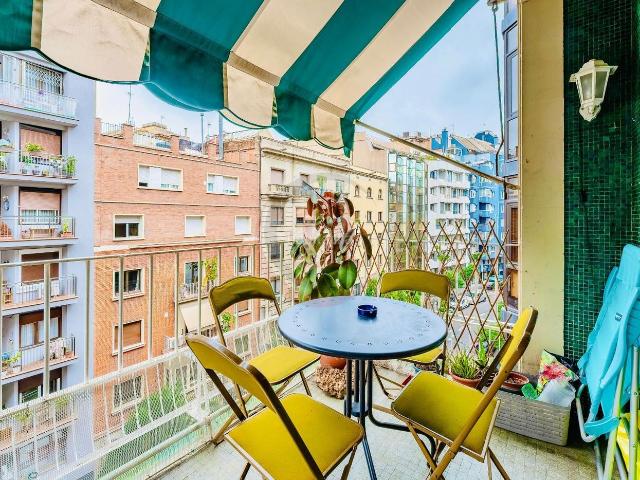 Piso en venta en Barcelona, Putget Farró. PISO SEÑORIAL EN GRACIA CON TERRAZA PARKING. Pisos.