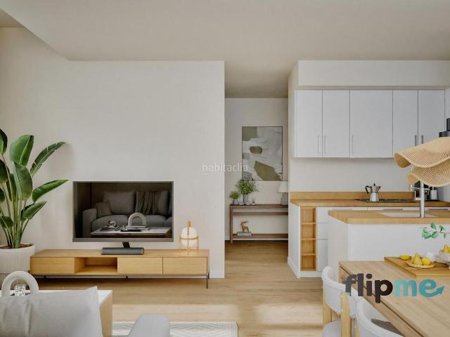 Piso en venta en Barcelona, Raval. Un piso a estrenar con 3 dormitorios y 2 baños en el corazón de Ciutat Vella, con vista abierta y terraza de 20 metros. Pisos.