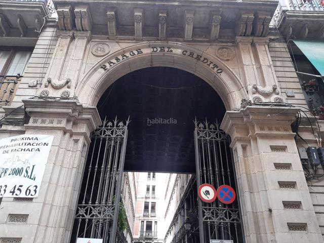 Piso en venta en Barcelona, Raval. Venta en Rentabilidad piso Barcelona. Pisos.