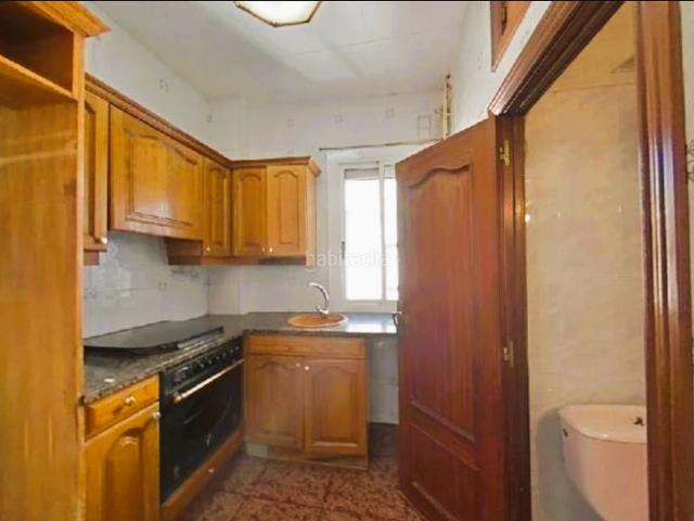 Piso en venta en Barcelona, Raval. ALQUILADO A LA VENTA EN BARCELONA. Pisos.