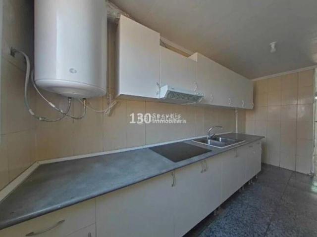 Piso en venta en Barcelona, Raval. Alquilado oportunidad de inversión. Pisos.
