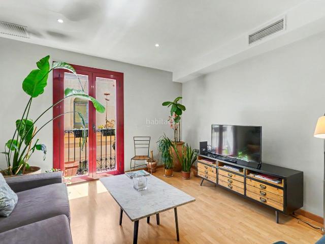 Piso en venta en Barcelona, Raval. Amplio y Luminoso piso con ascensor en El Raval, Barcelona. Pisos.
