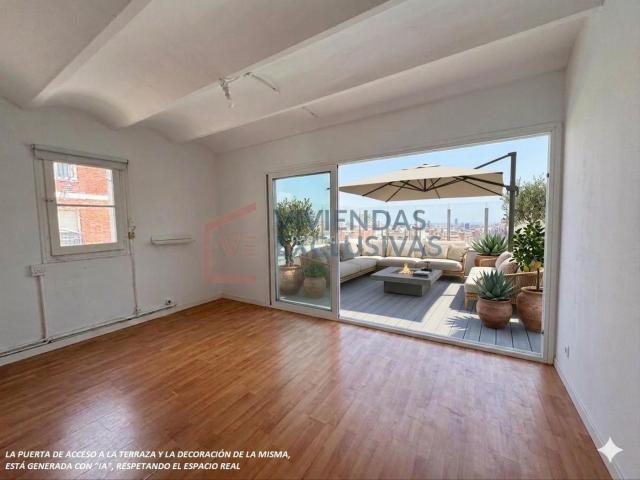 Piso en venta en Barcelona, Raval. Ático con Terraza Privada de 50 m2 Historia y Potencial en Nou de la Rambla. Pisos.