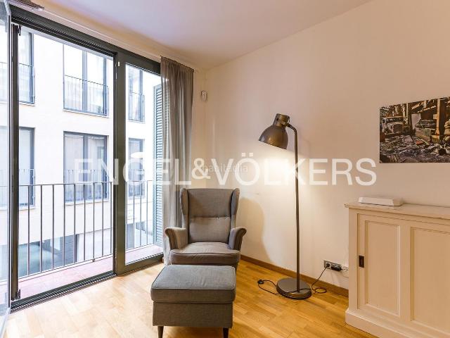 Piso en venta en Barcelona, Raval. Elegante Apartamento con Piscina en el Vibrante Raval de Barcelona. Pisos.