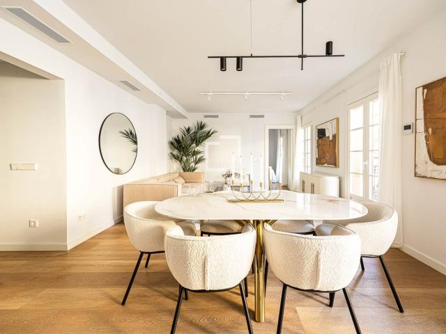 Piso en venta en Barcelona, Raval. En venta exclusiva vivienda de obra nueva de tres dormitorios en el centro de Barcelona. Pisos.