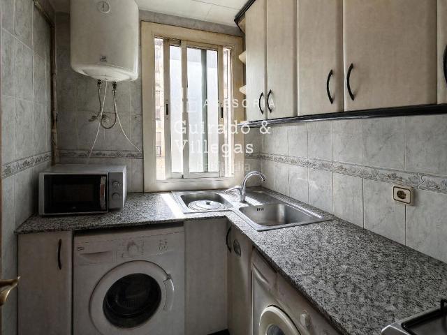 Piso en venta en Barcelona, Raval. Luminoso y con hasta 5 habitaciones. Pisos.