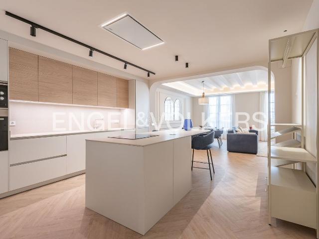 Piso en venta en Barcelona, Raval. Obra nueva, amplitud y carácter junto a La Rambla. Pisos.