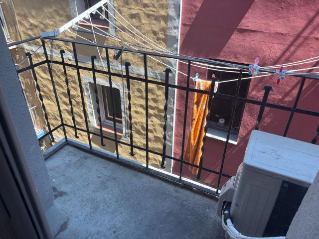 Piso en venta en Barcelona, Raval. Oportunidad inversion!. Pisos.