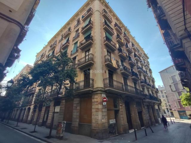 Piso en venta en Barcelona, Raval. OPORTUNIDAD PARA INVERSORES. Pisos.