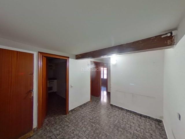 Piso en venta en Barcelona, Raval. Piso con terraza en venta en Ciutat Vella, Barcelona. Pisos.