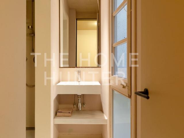 Piso en venta en Barcelona, Raval. Piso de 213 m2 con terraza en venta en El Raval, Barcelona. Pisos.
