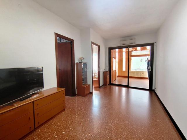 Piso en venta en Barcelona, Raval. Piso de 3 habitaciones con ascensor en el corazón de Barcelona. Pisos.