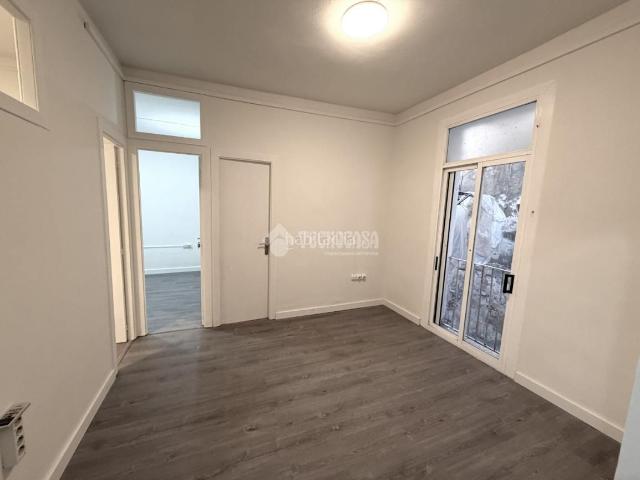 Piso en venta en Barcelona, Raval. Piso en venta en Barcelona. Pisos.