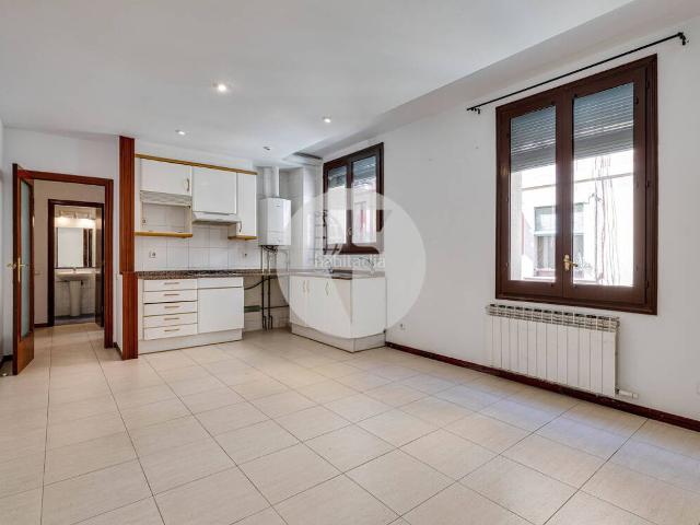 Piso en venta en Barcelona, Raval. Piso en venta en calle Aurora, Barcelona. Pisos.